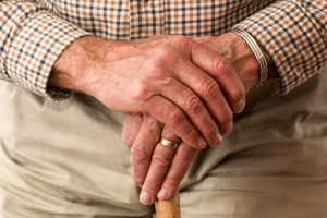 A characteristic symptom of Parkinson's disease is tremors in hands.