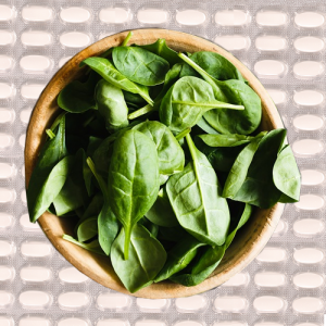 Grønne grøntsager har et højt magnesiumindhold. Mange supplerer derudover med et dagligt magnesiumtilskud.